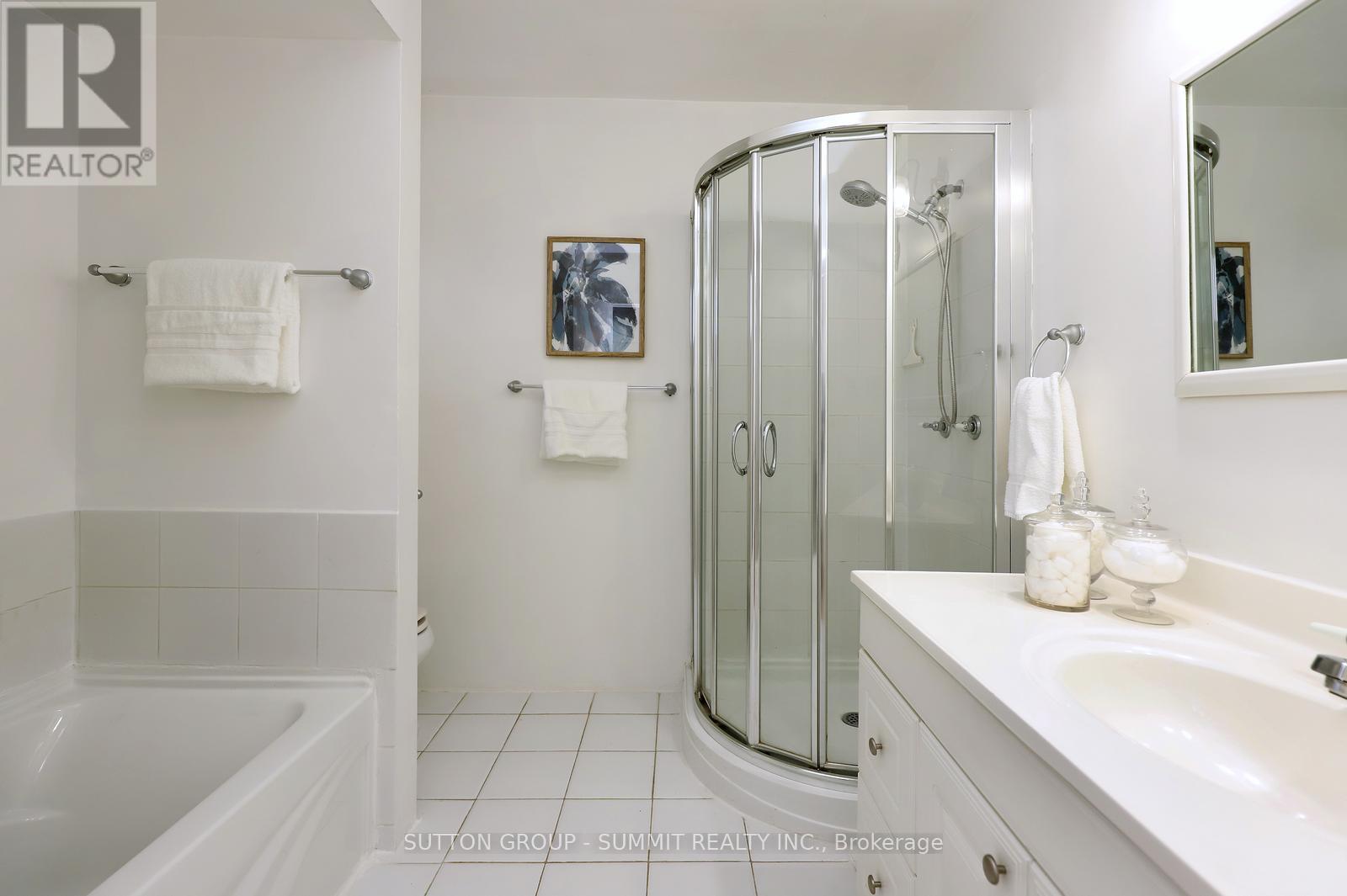 420 Appledore Crescent, Mississauga, ON - Indoor Photo Showing Bathroom