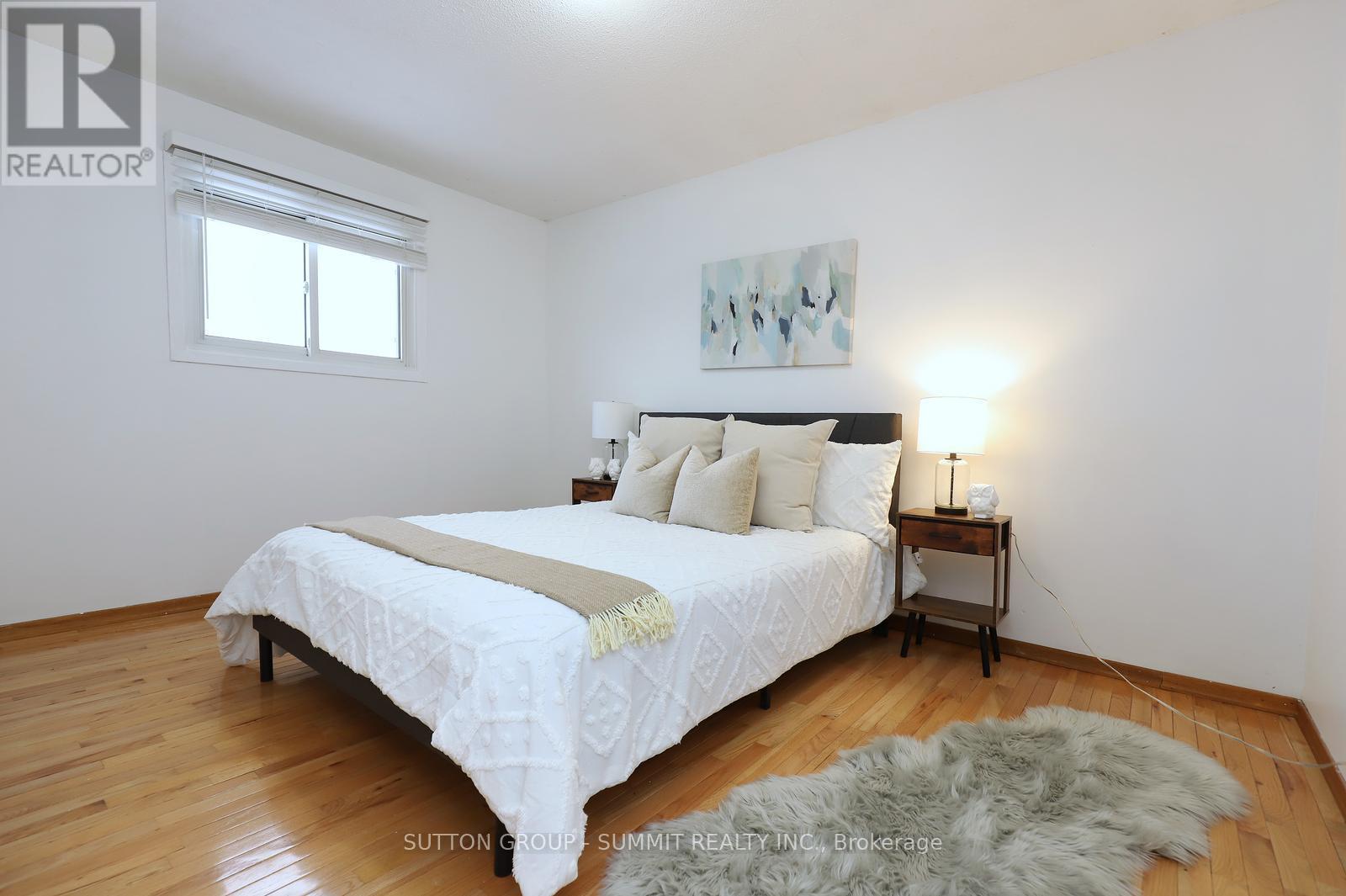 420 Appledore Crescent, Mississauga, ON - Indoor Photo Showing Bedroom