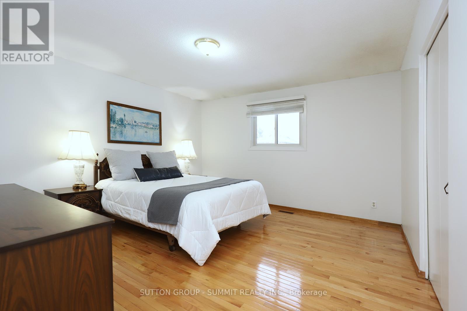 420 Appledore Crescent, Mississauga, ON - Indoor Photo Showing Bedroom
