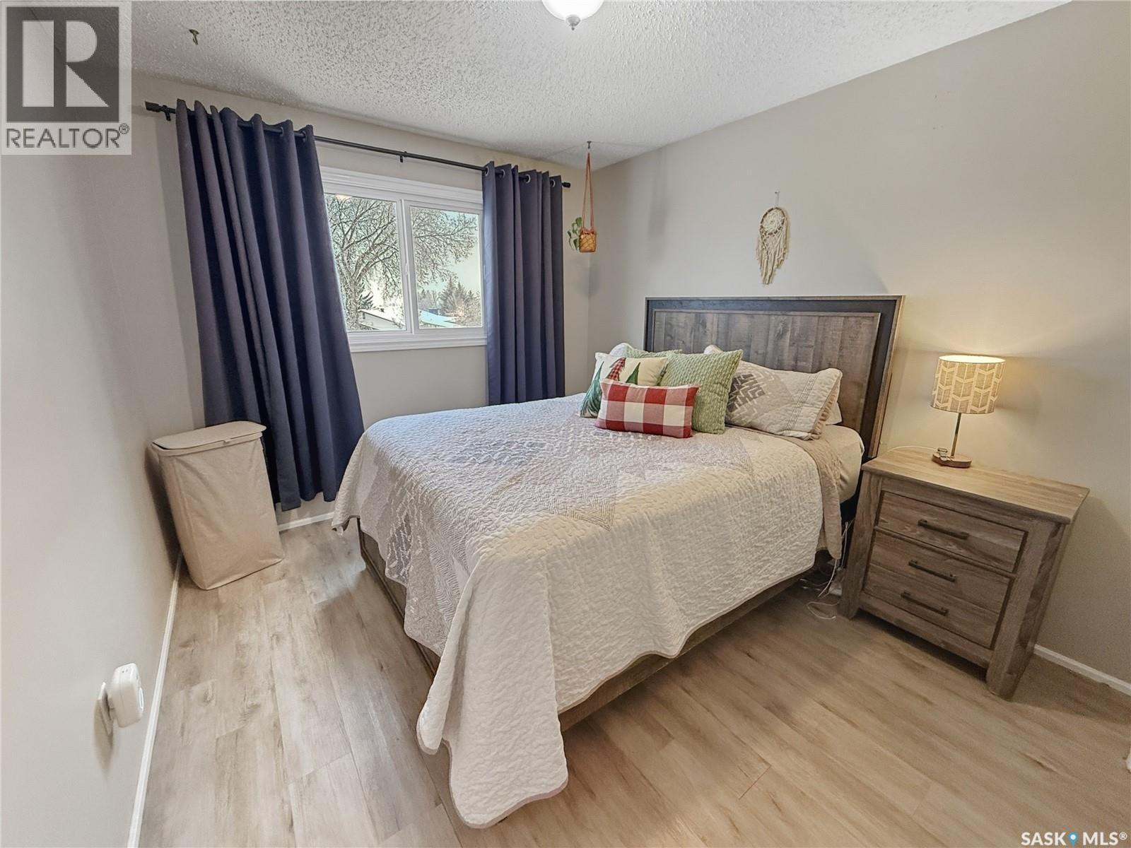 413 Hayes Drive, Swift Current, SK - Indoor Photo Showing Bedroom