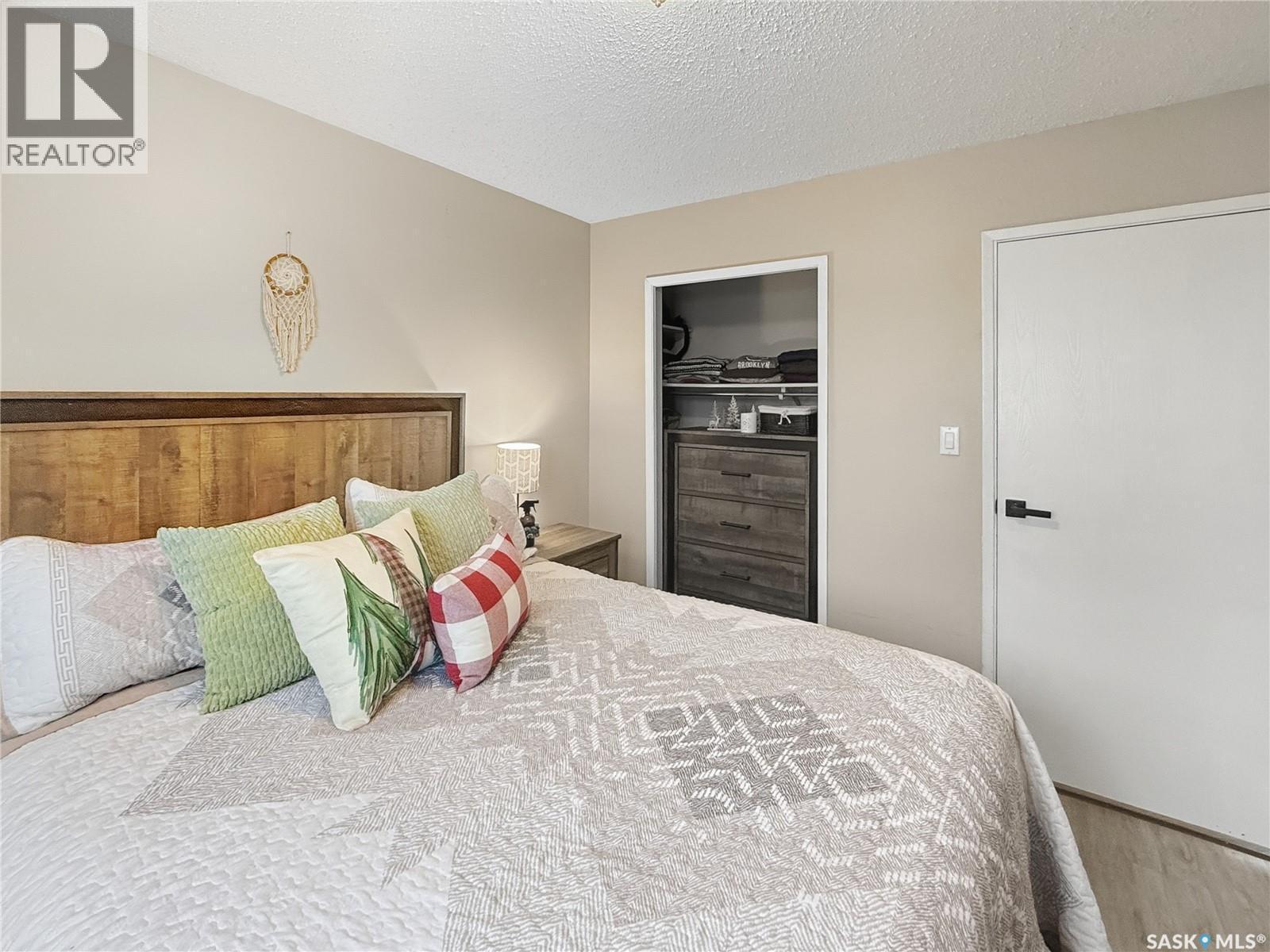 413 Hayes Drive, Swift Current, SK - Indoor Photo Showing Bedroom