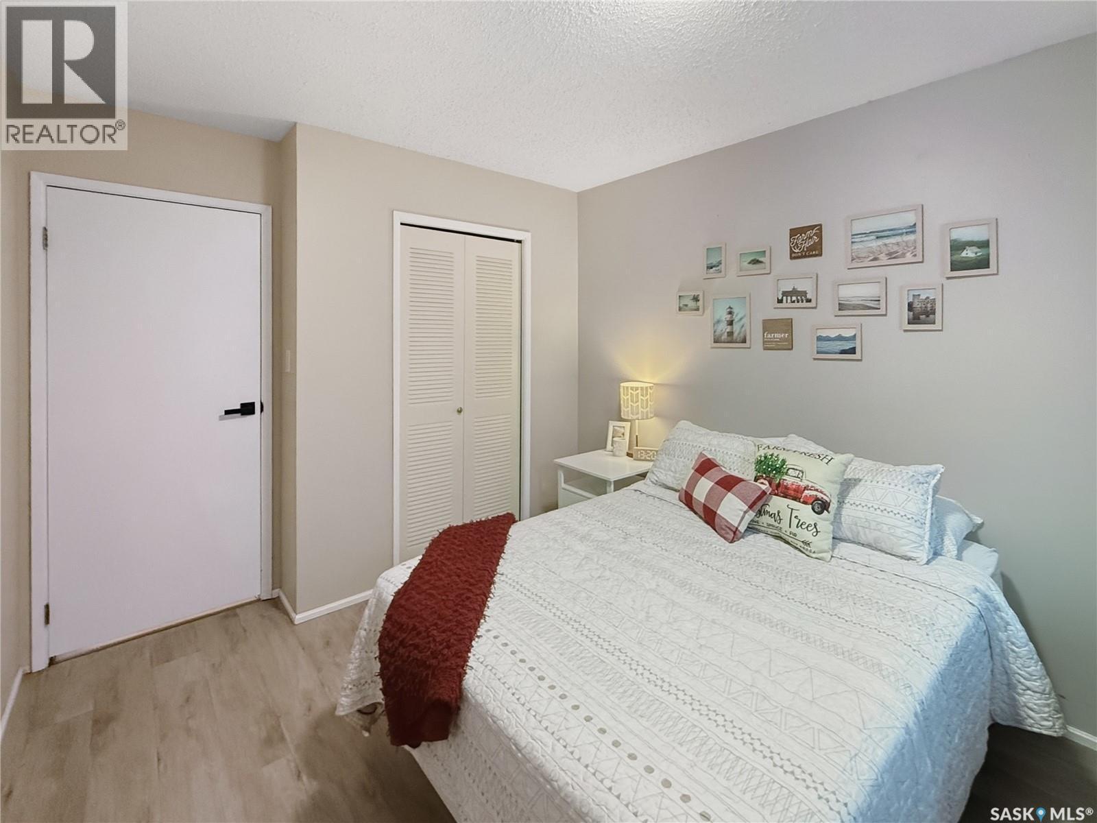 413 Hayes Drive, Swift Current, SK - Indoor Photo Showing Bedroom