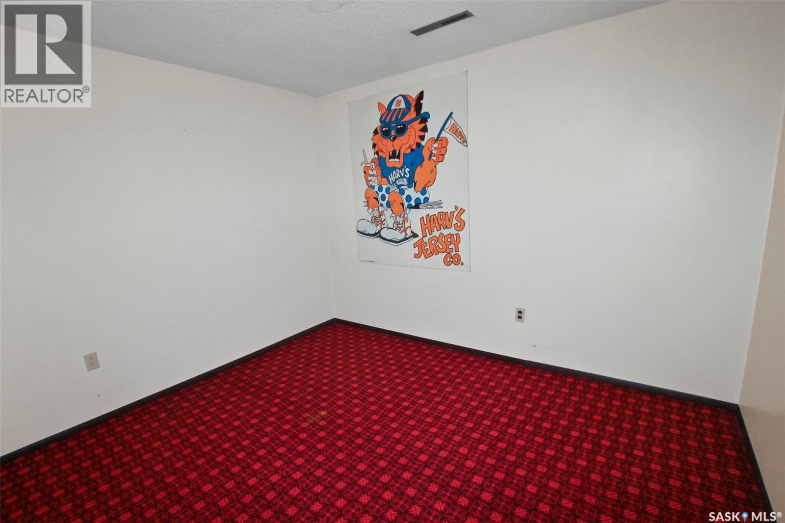 413 Hayes Drive, Swift Current, SK - Indoor Photo Showing Other Room