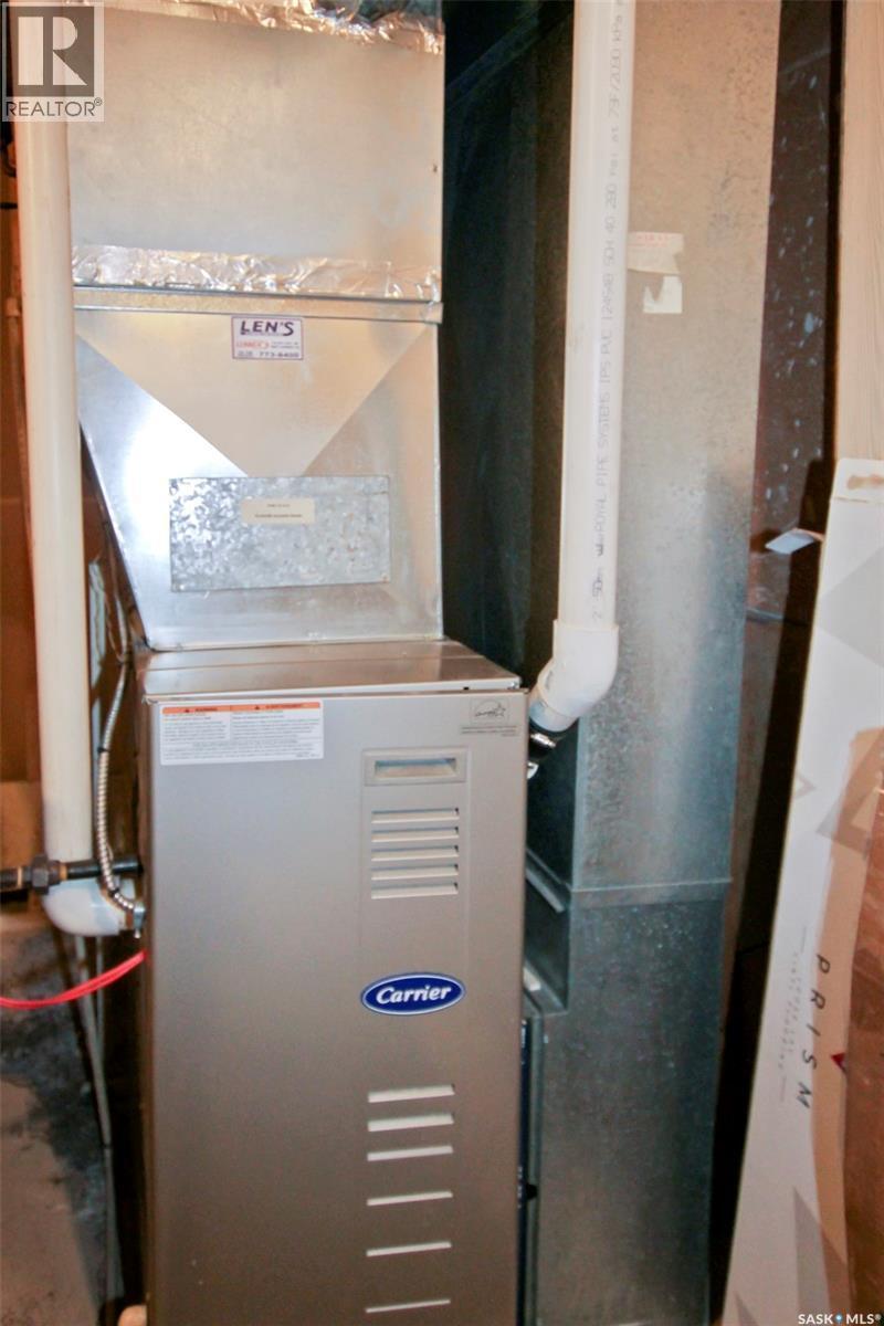 413 Hayes Drive, Swift Current, SK - Indoor Photo Showing Basement