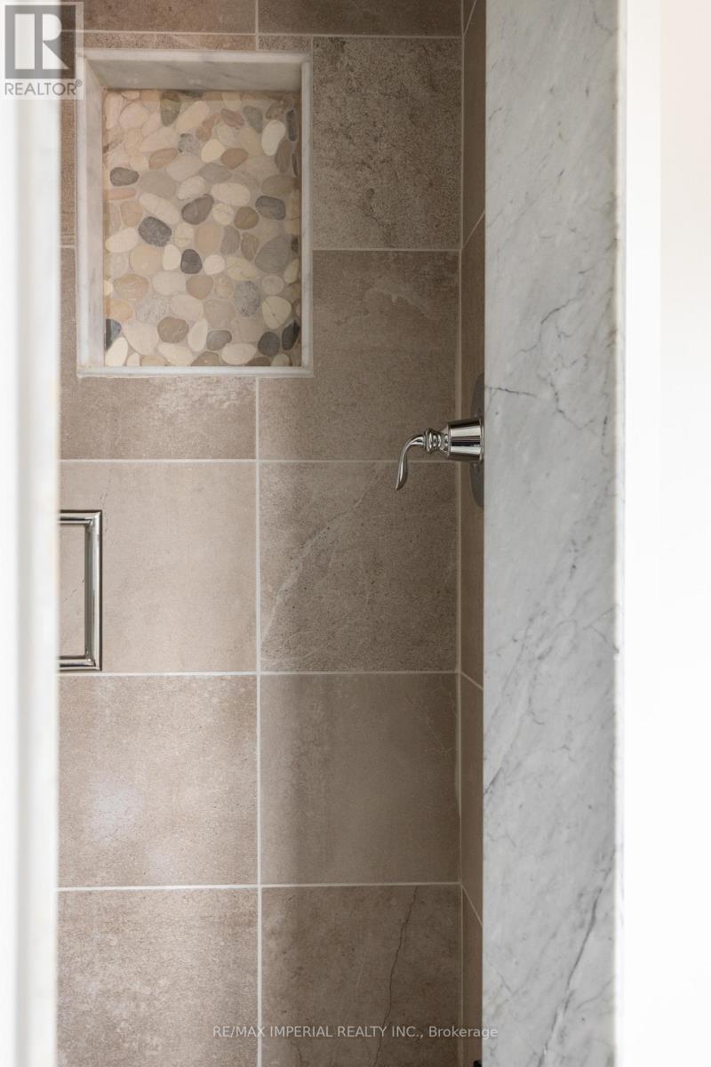 44 Hawkview Boulevard, Vaughan, ON - Indoor Photo Showing Bathroom