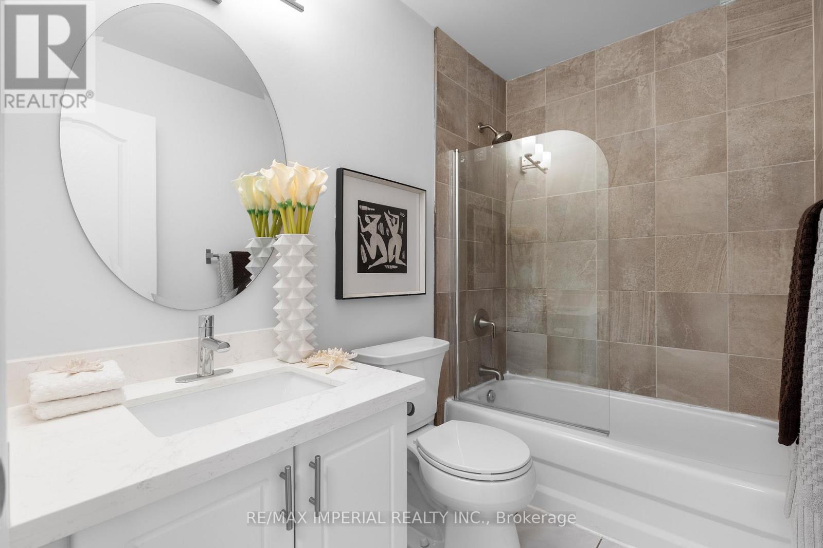 44 Hawkview Boulevard, Vaughan, ON - Indoor Photo Showing Bathroom