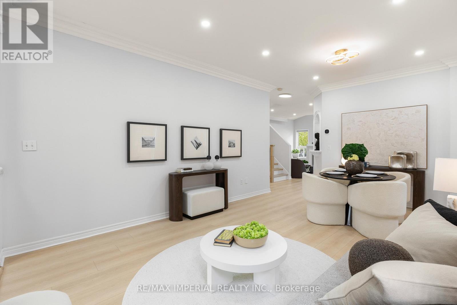 44 Hawkview Boulevard, Vaughan, ON - Indoor Photo Showing Living Room