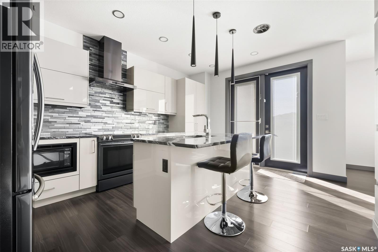 7832 Sagebrush Crescent, Regina, SK - Indoor Photo Showing Kitchen With Stainless Steel Kitchen With Upgraded Kitchen