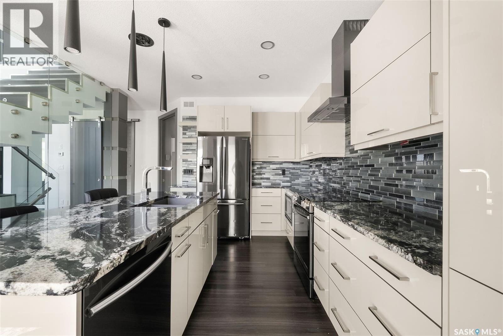 7832 Sagebrush Crescent, Regina, SK - Indoor Photo Showing Kitchen With Stainless Steel Kitchen With Upgraded Kitchen