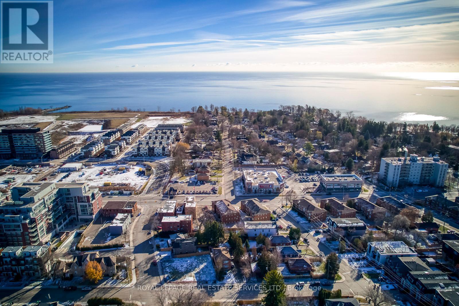 320 Lakeshore Road W, Mississauga, ON - Outdoor With View