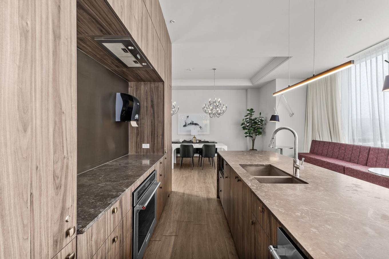 Cuisine - 403-5175 Av. De Courtrai, Montréal (Côte-Des-Neiges/Notre-Dame-De-Grâce), QC - Indoor Photo Showing Kitchen With Double Sink With Upgraded Kitchen