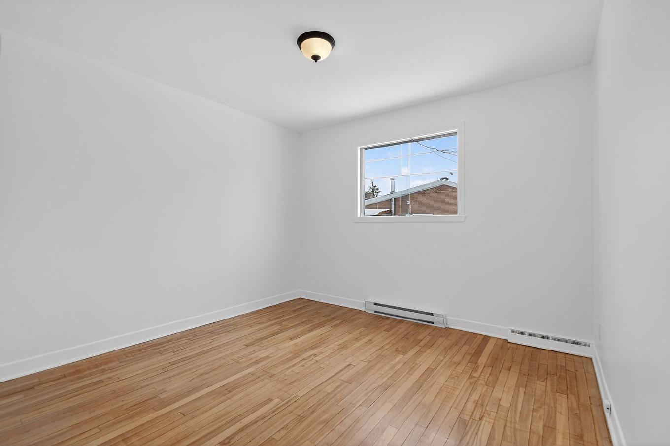 Primary bedroom - 95 Rue Desormeaux, Saint-Eustache, QC - Indoor Photo Showing Other Room