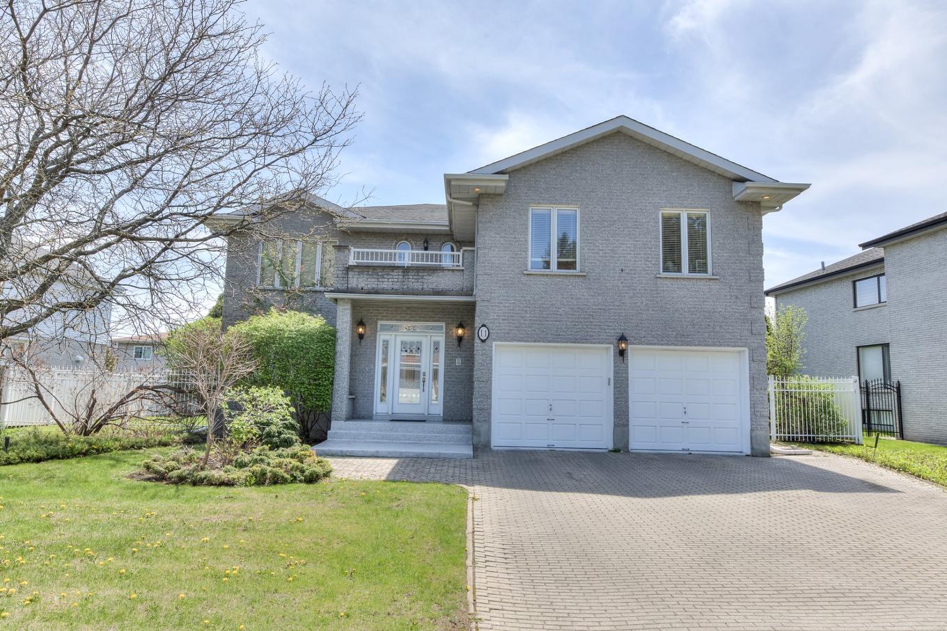 Frontage - 11 Rue Du Cabernet, Kirkland, QC - Outdoor With Facade