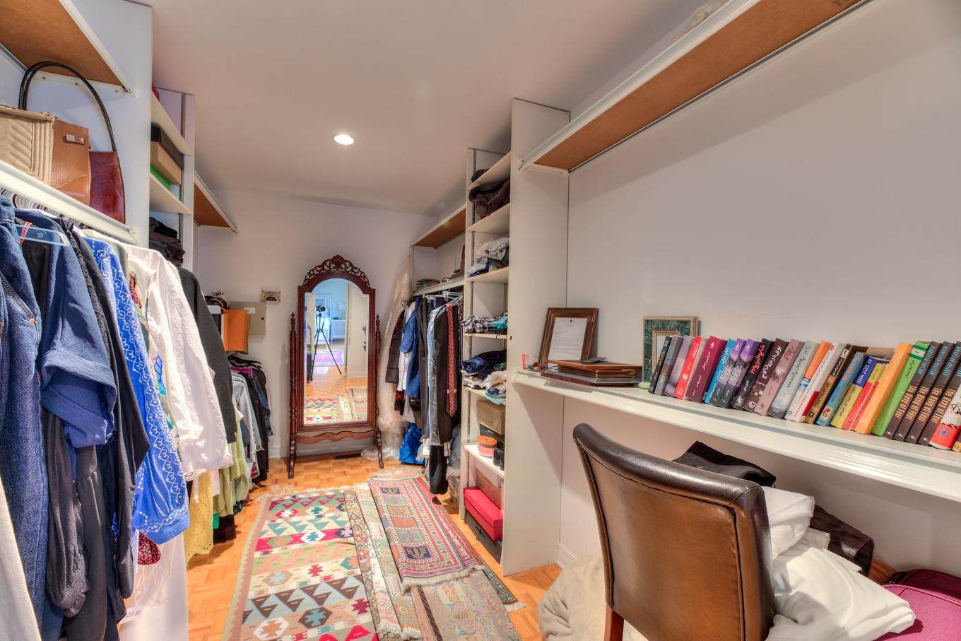 Walk-in closet - 11 Rue Du Cabernet, Kirkland, QC - Indoor With Storage