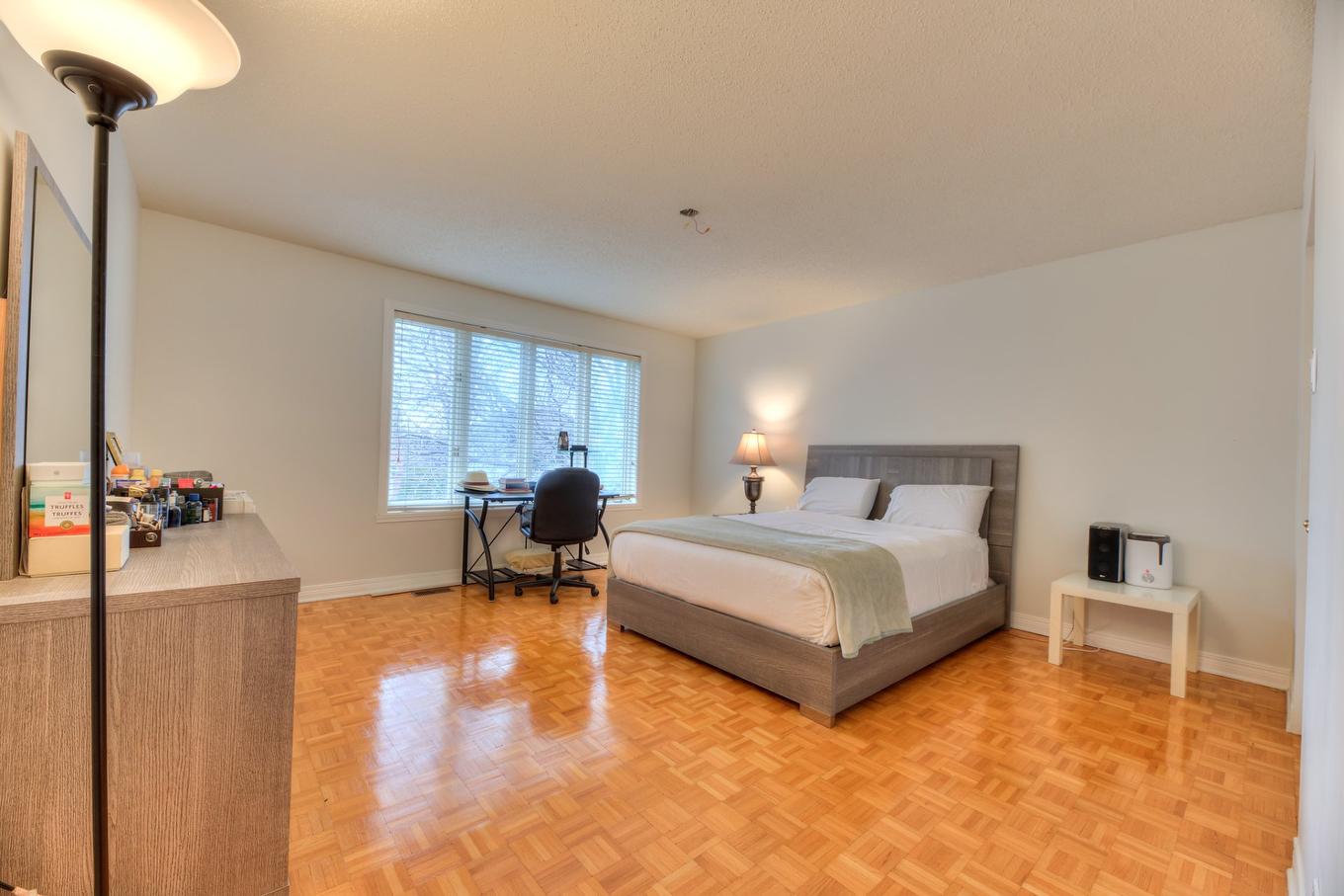 Bedroom - 11 Rue Du Cabernet, Kirkland, QC - Indoor Photo Showing Bedroom