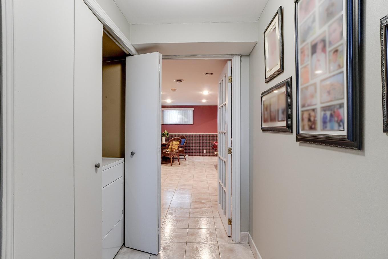 Salle de lavage - 929 Rue Claudel, Repentigny (Repentigny), QC - Indoor Photo Showing Other Room