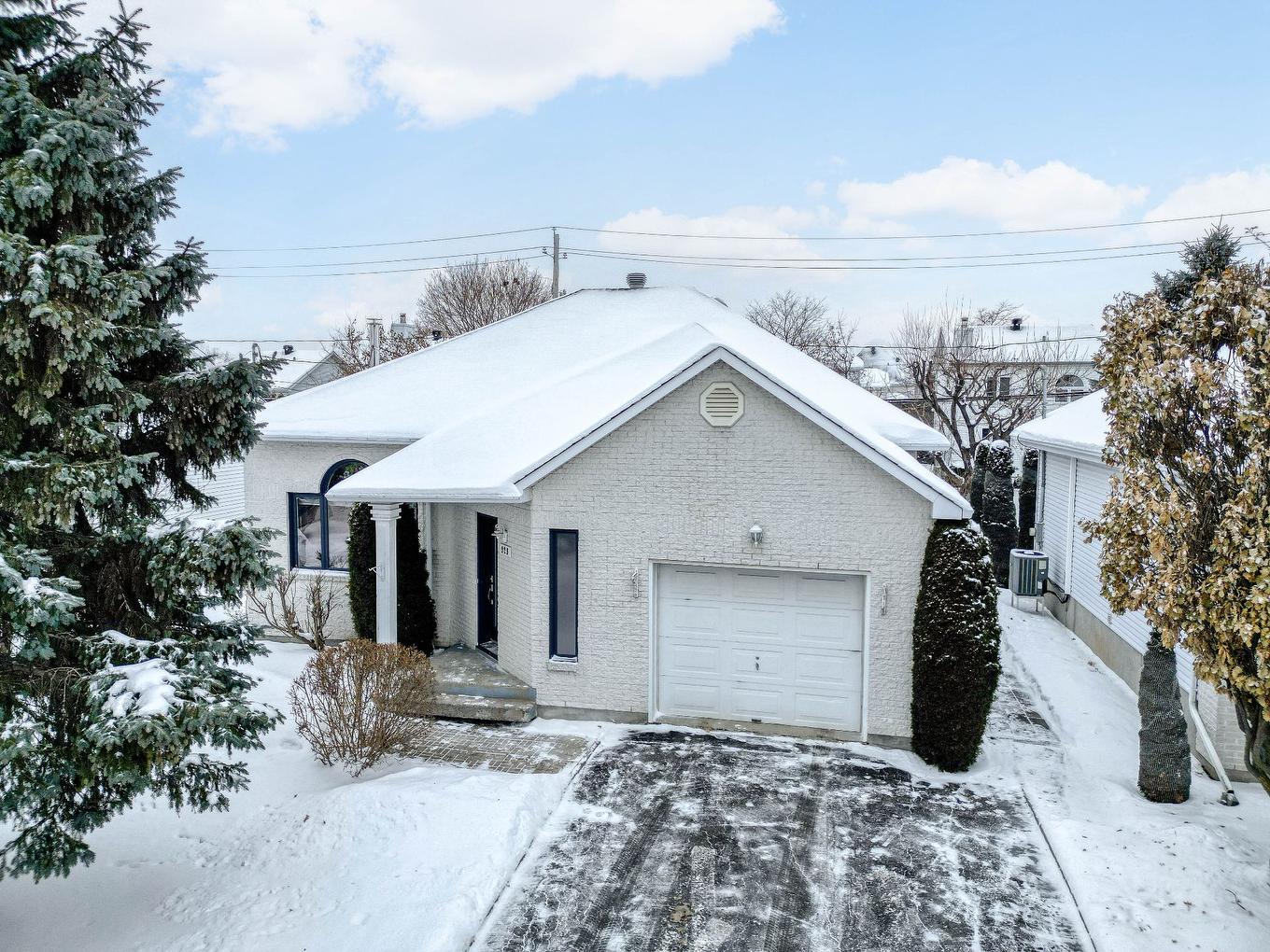 Photo aérienne - 929 Rue Claudel, Repentigny (Repentigny), QC - Outdoor