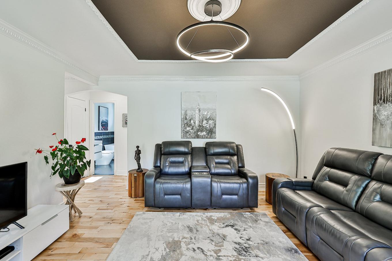 Salon - 466 Rue Lamontagne, Mascouche, QC - Indoor