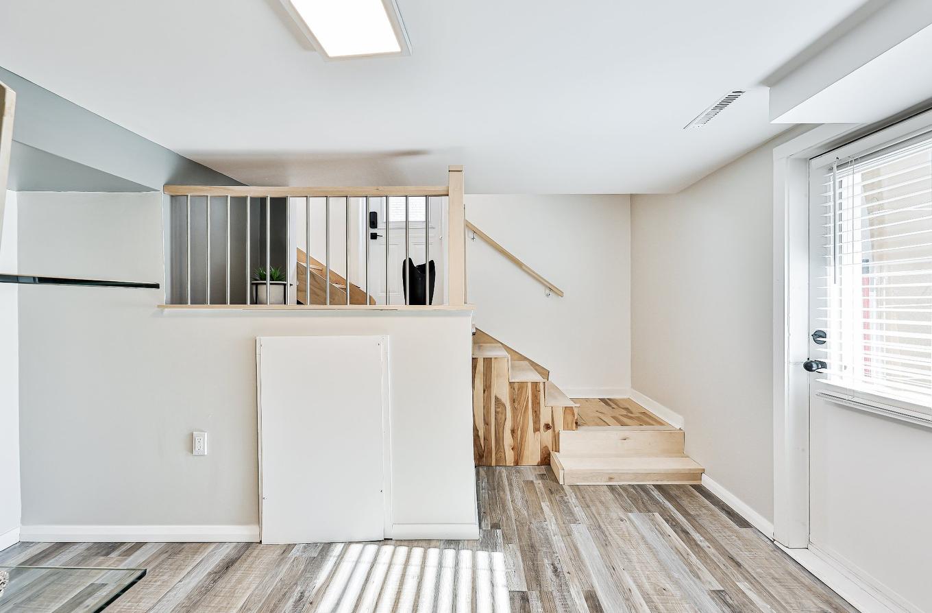 Escalier - 466 Rue Lamontagne, Mascouche, QC - Indoor Photo Showing Other Room