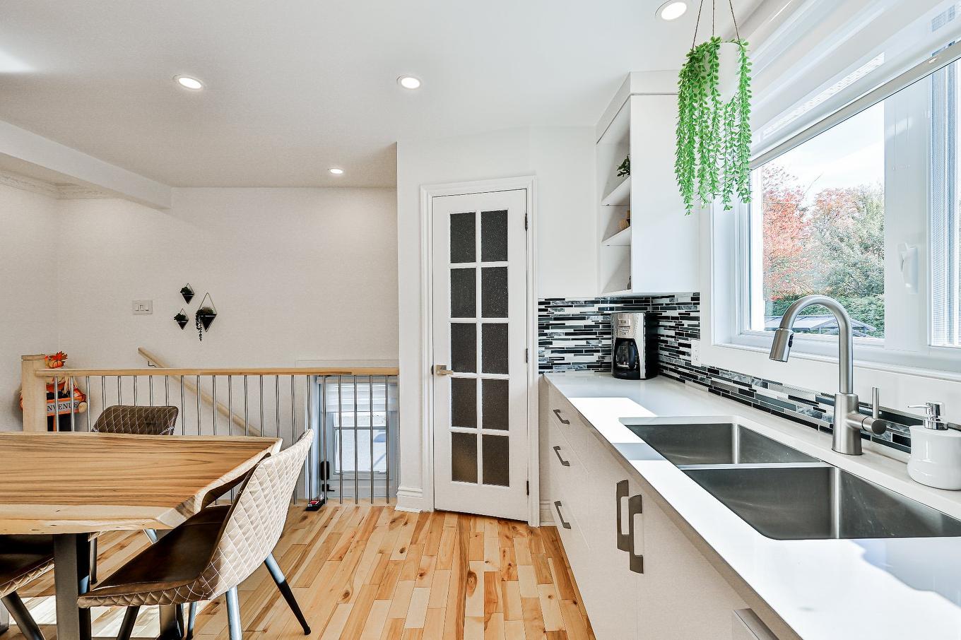 Cuisine - 466 Rue Lamontagne, Mascouche, QC - Indoor Photo Showing Kitchen With Double Sink