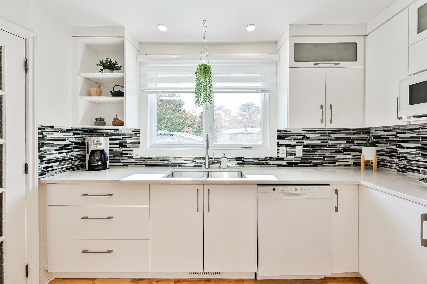 Cuisine - 466 Rue Lamontagne, Mascouche, QC - Indoor Photo Showing Kitchen With Double Sink