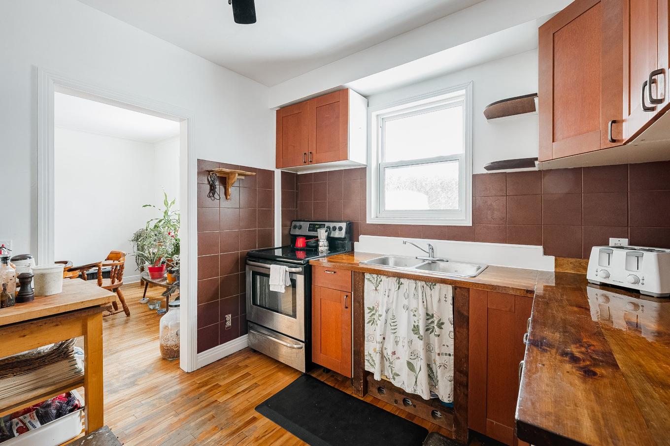 Cuisine - 3680 Rue Broadway, Montréal (Lachine), QC - Indoor Photo Showing Kitchen With Double Sink