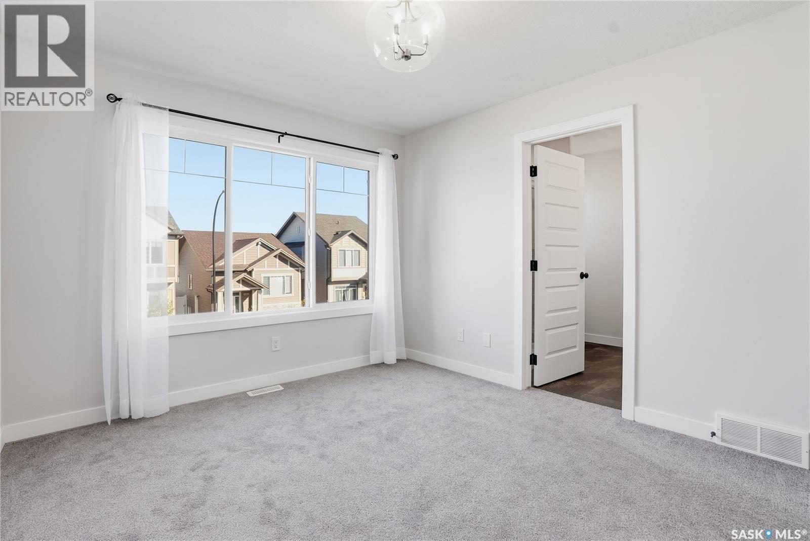 966 Mcfaull Manor, Saskatoon, SK - Indoor