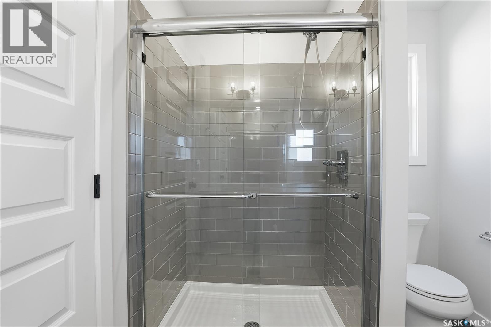 966 Mcfaull Manor, Saskatoon, SK - Indoor Photo Showing Bathroom