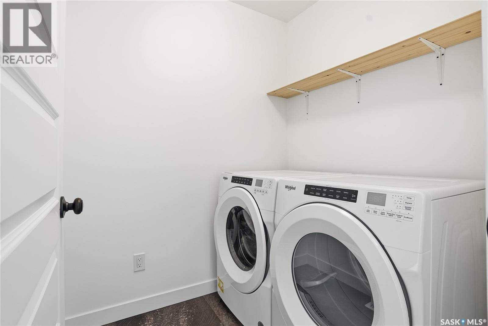 966 Mcfaull Manor, Saskatoon, SK - Indoor Photo Showing Laundry Room
