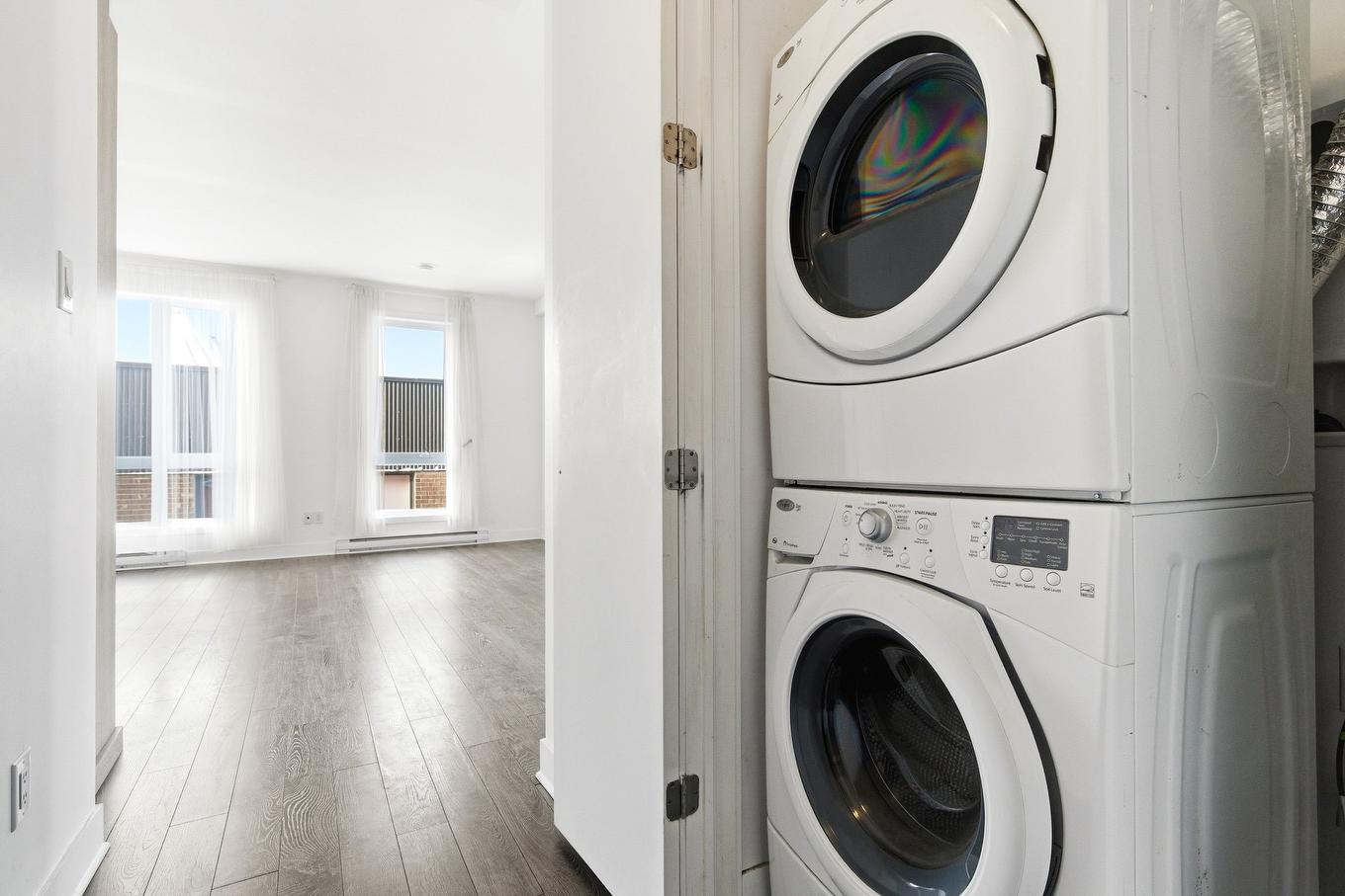 Storage - 405-2335 Av. Bennett, Montréal (Mercier/Hochelaga-Maisonneuve), QC - Indoor Photo Showing Laundry Room