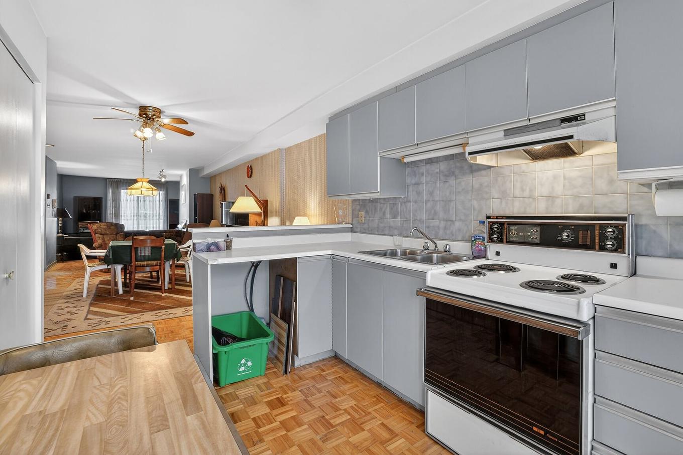 Cuisine - 2-3625 Boul. Des Trinitaires, Montréal (Le Sud-Ouest), QC - Indoor Photo Showing Kitchen With Double Sink