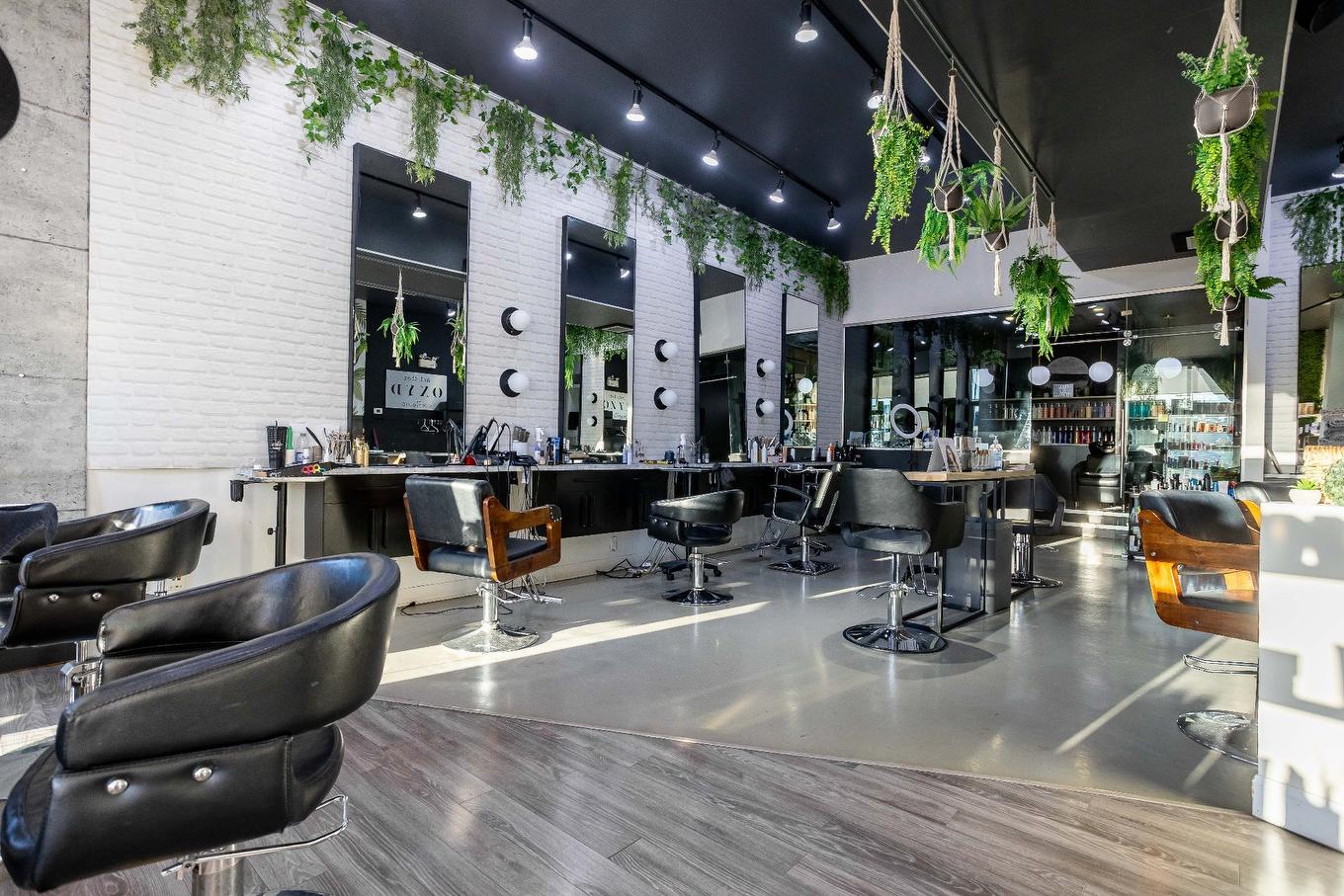 Commerce - 5307 Boul. Des Forges, Trois-Rivières, QC -