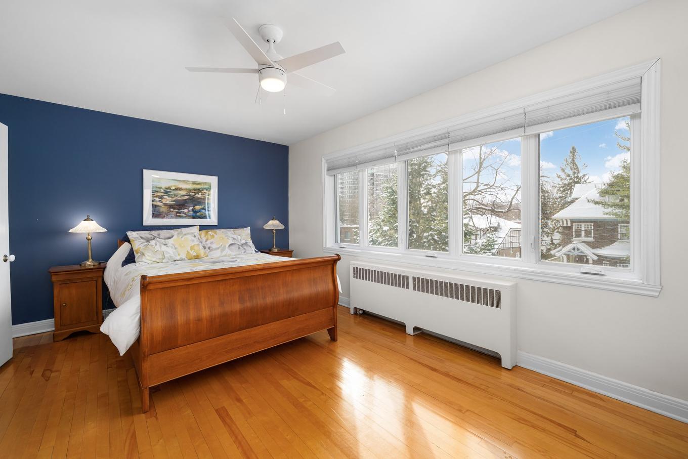 Primary bedroom - 4057 Av. Madison, Montréal (Côte-Des-Neiges/Notre-Dame-De-Grâce), QC - Indoor Photo Showing Bedroom