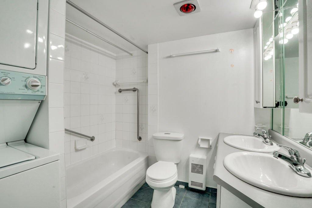 Bathroom - 108-50 Rue Dussault, Gatineau (Hull), QC - Indoor Photo Showing Bathroom