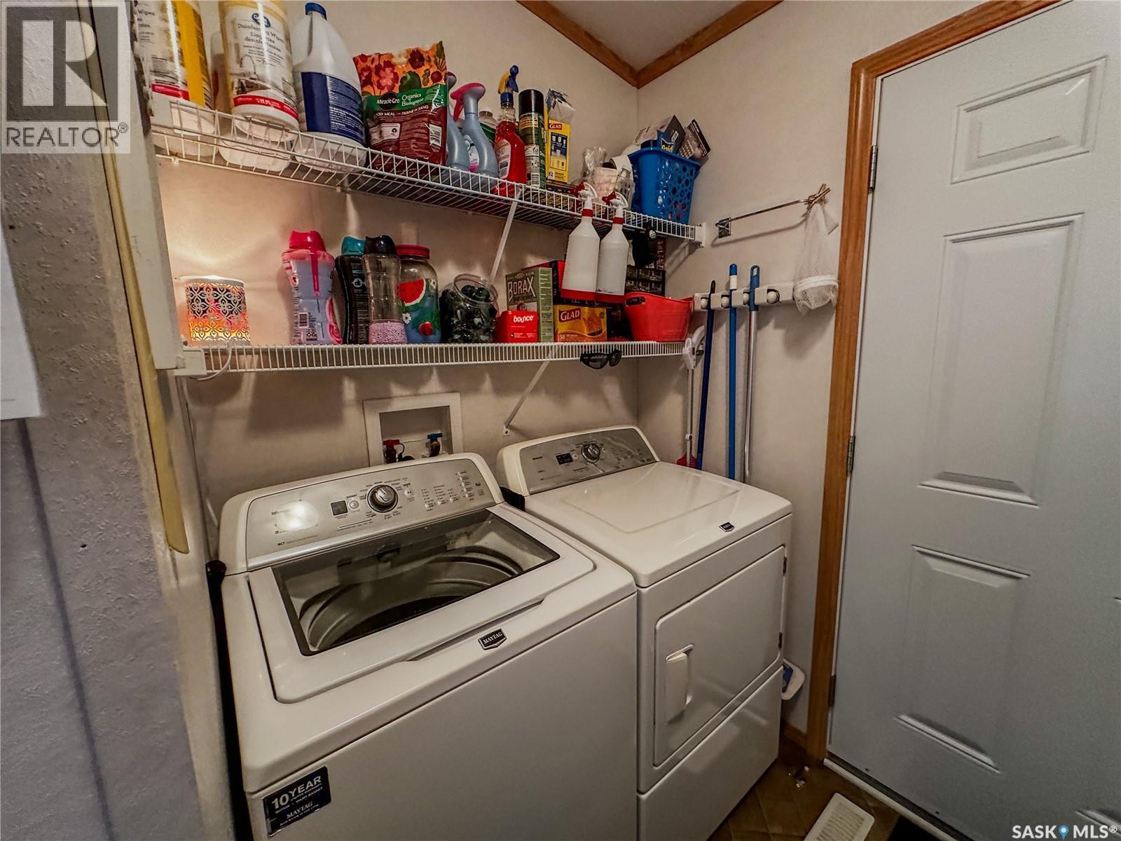 107 May Street, Neudorf, SK - Indoor Photo Showing Laundry Room