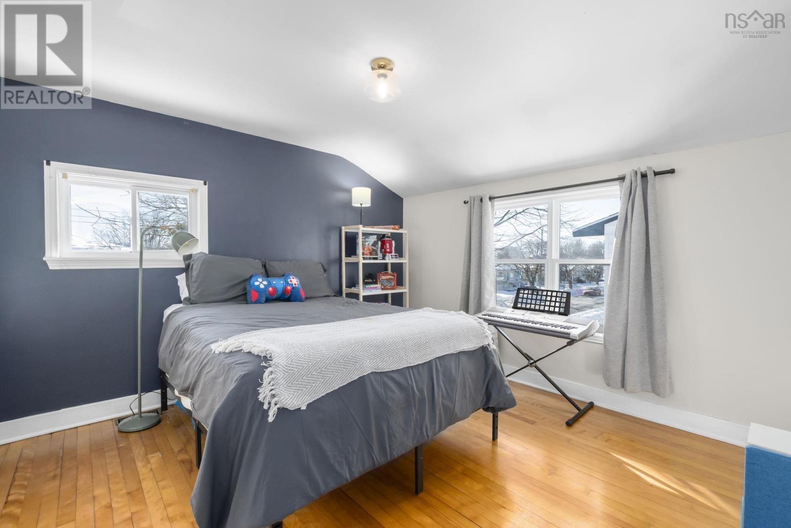 33 Pinehill Road, Dartmouth, NS - Indoor Photo Showing Bedroom