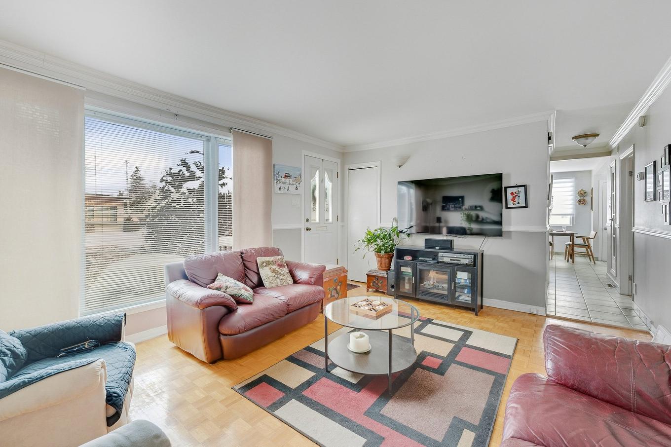 Salon - 760 Rue Monty, Laval (Saint-François), QC - Indoor Photo Showing Living Room