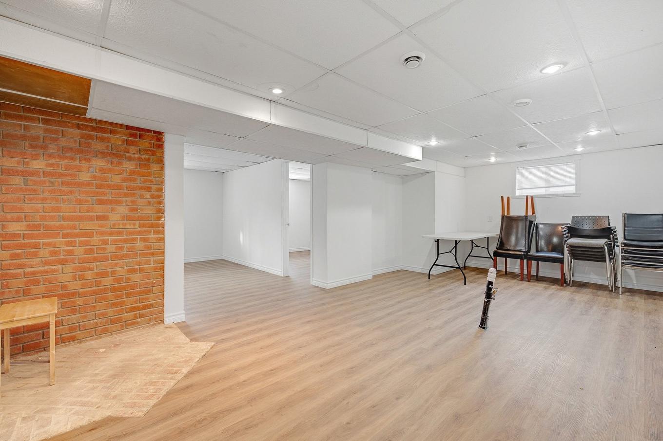 Salle familiale - 760 Rue Monty, Laval (Saint-François), QC - Indoor