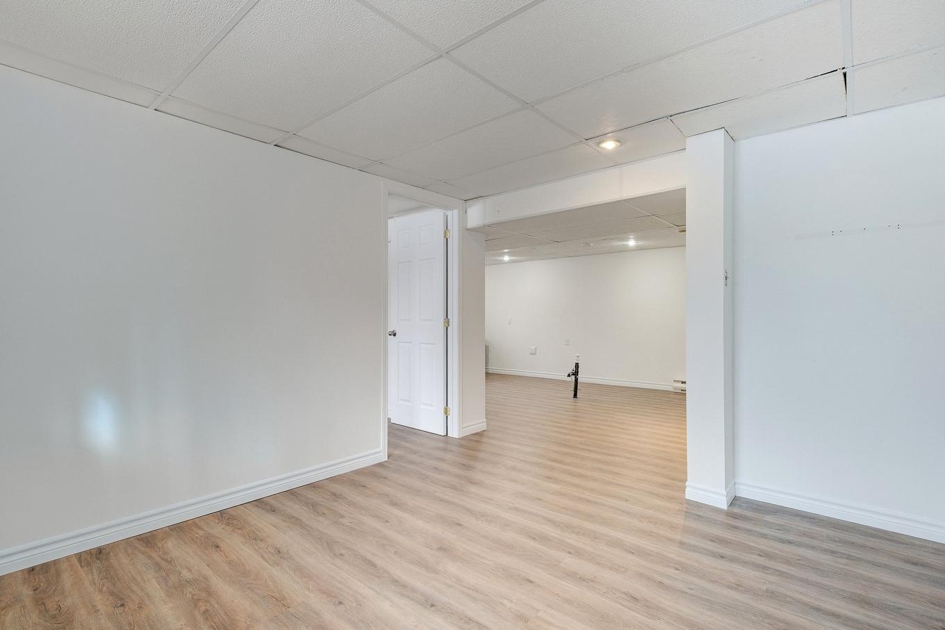 Salle familiale - 760 Rue Monty, Laval (Saint-François), QC - Indoor Photo Showing Other Room