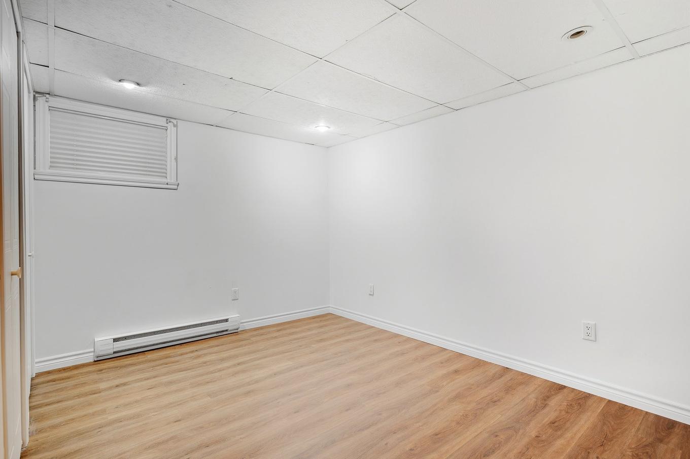 Chambre à coucher - 760 Rue Monty, Laval (Saint-François), QC - Indoor Photo Showing Other Room