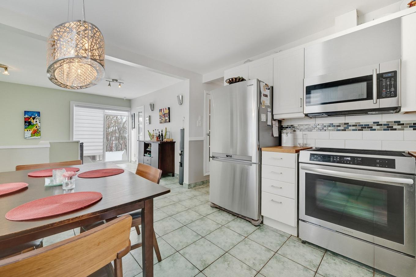 Cuisine - 760 Rue Monty, Laval (Saint-François), QC - Indoor Photo Showing Kitchen