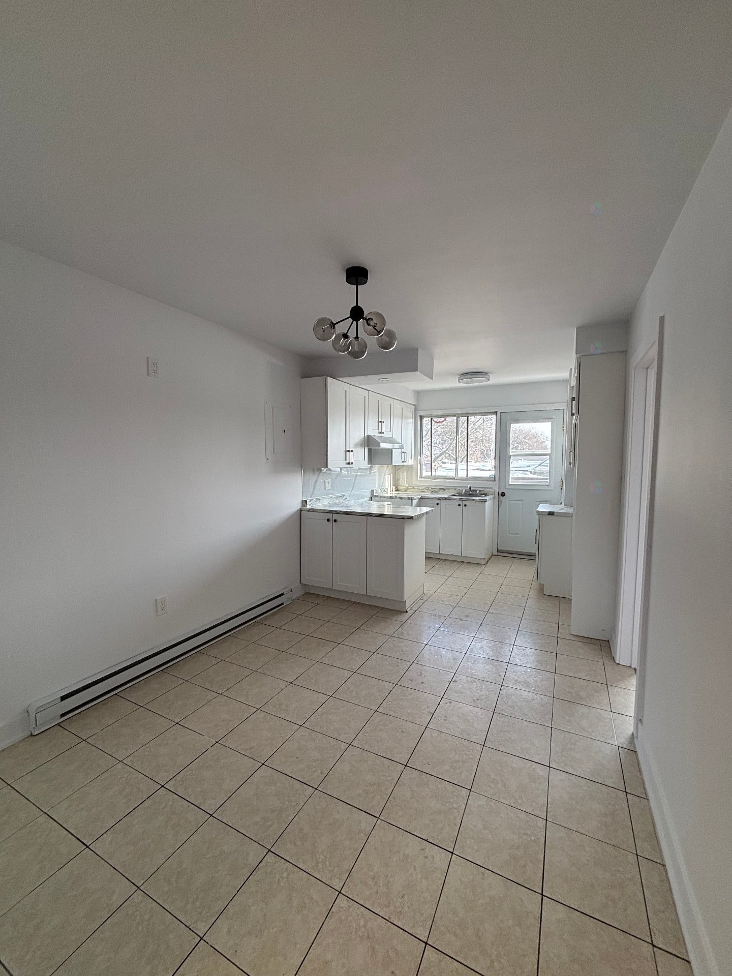 Cuisine - 4-1976 Rue L.-O.-David, Montréal (Villeray/Saint-Michel/Parc-Extension), QC - Indoor