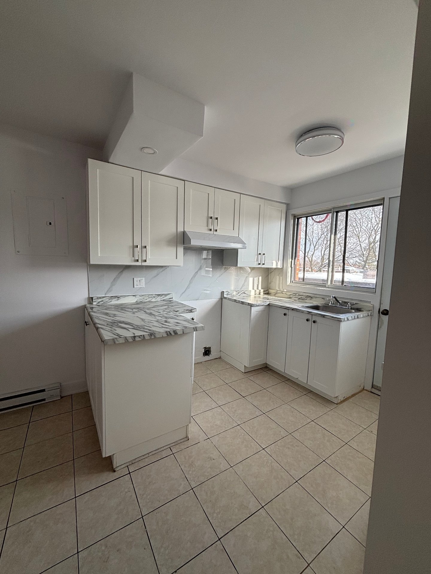 Cuisine - 4-1976 Rue L.-O.-David, Montréal (Villeray/Saint-Michel/Parc-Extension), QC - Indoor Photo Showing Kitchen