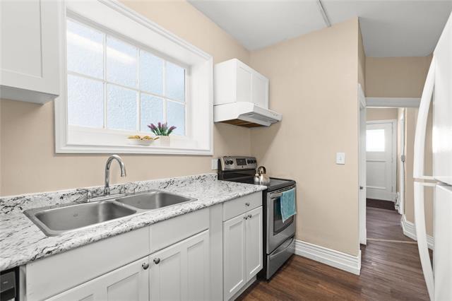 701 Valour Rd, Winnipeg, MB