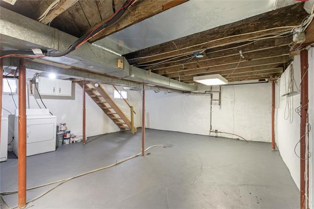 701 Valour Rd, Winnipeg, MB