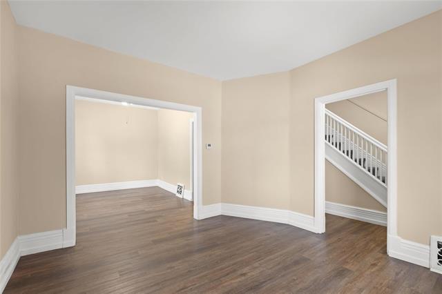 701 Valour Rd, Winnipeg, MB