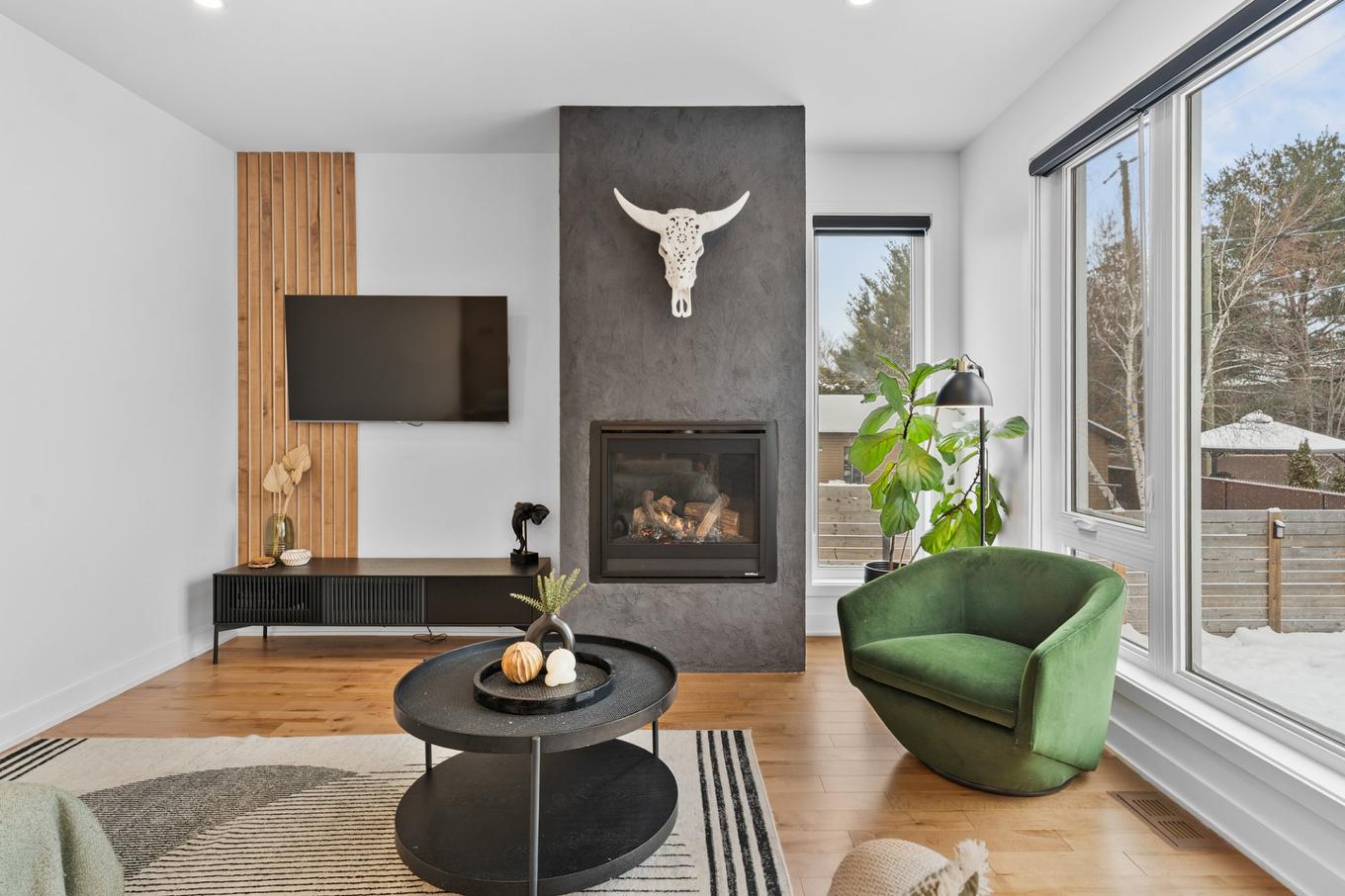 Salon - 2151 Rue Johanne, Terrebonne (Terrebonne), QC - Indoor Photo Showing Living Room With Fireplace