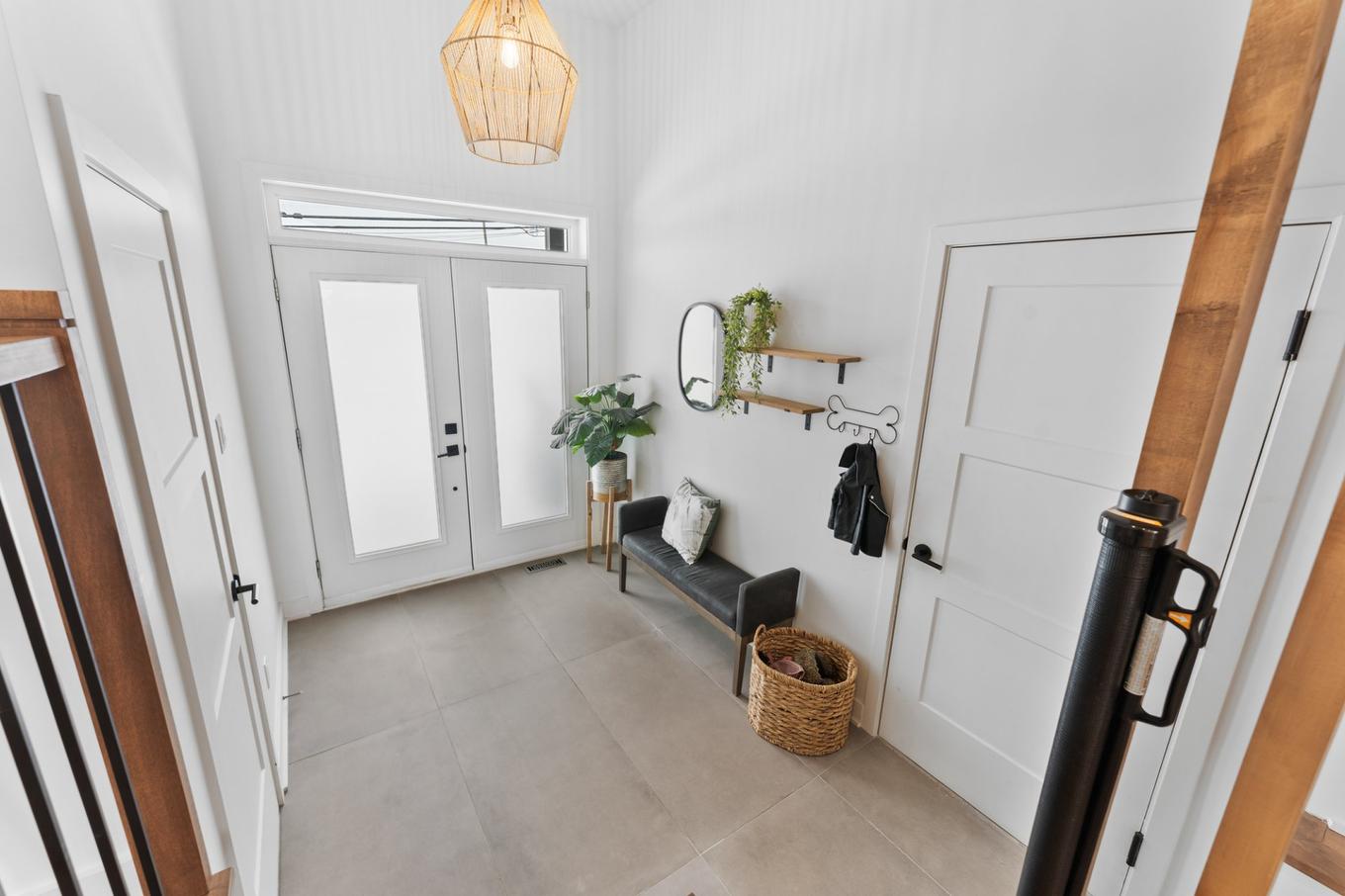 Hall d'entrée/Vestibule - 2151 Rue Johanne, Terrebonne (Terrebonne), QC - Indoor Photo Showing Other Room