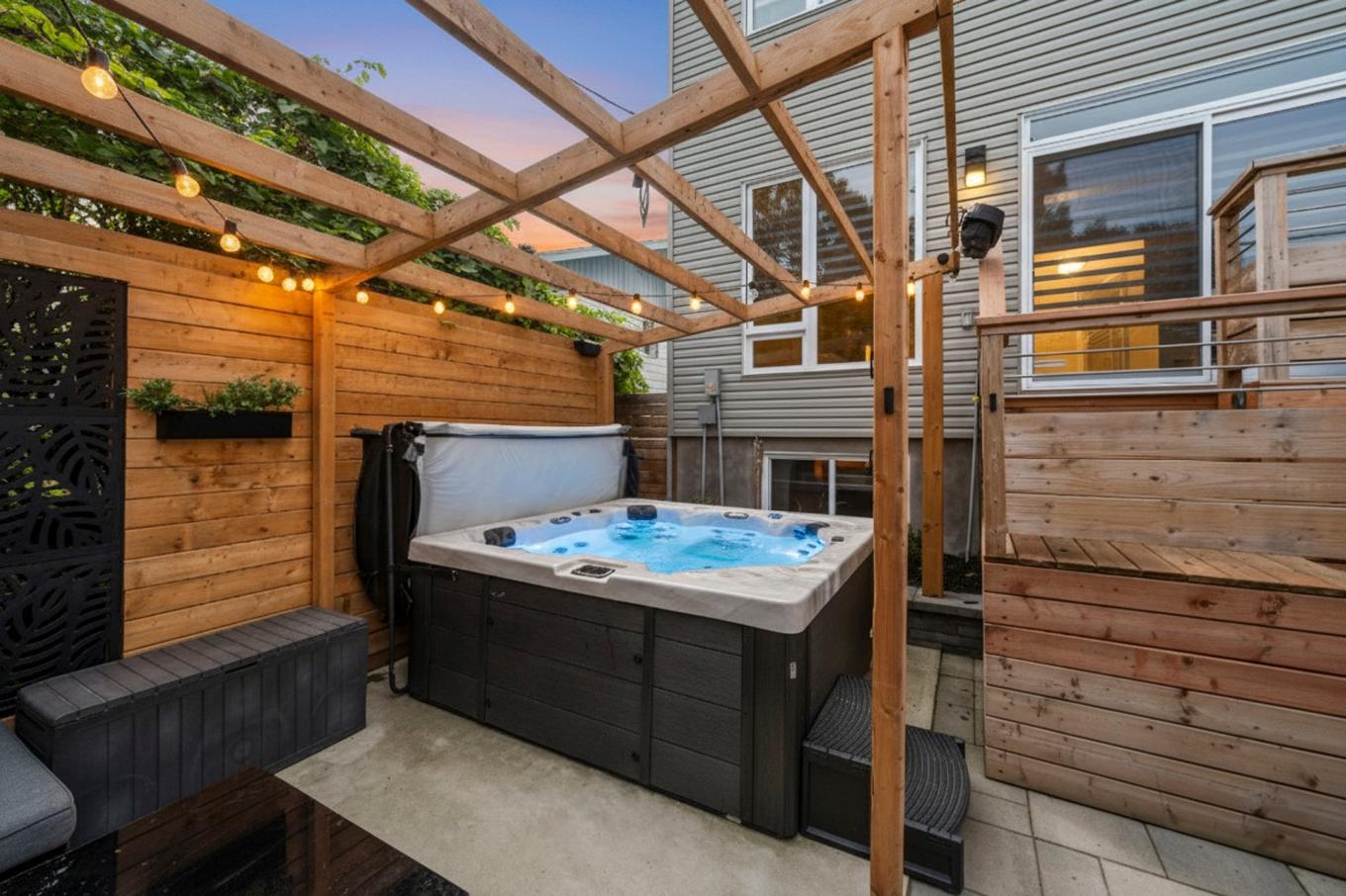 Spa - 2151 Rue Johanne, Terrebonne (Terrebonne), QC - Outdoor With Exterior