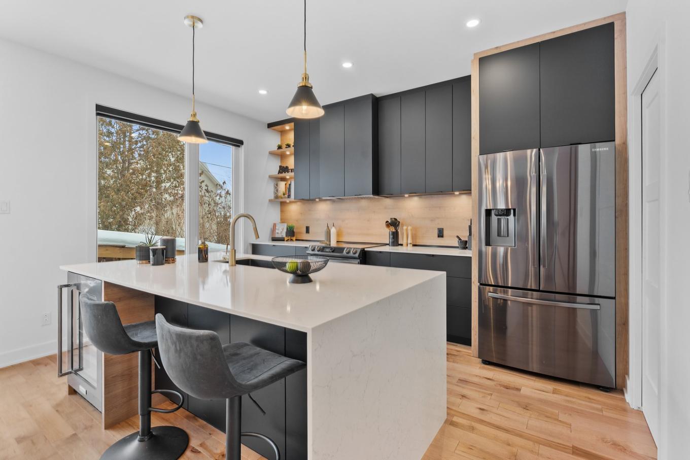 Cuisine - 2151 Rue Johanne, Terrebonne (Terrebonne), QC - Indoor Photo Showing Kitchen With Upgraded Kitchen